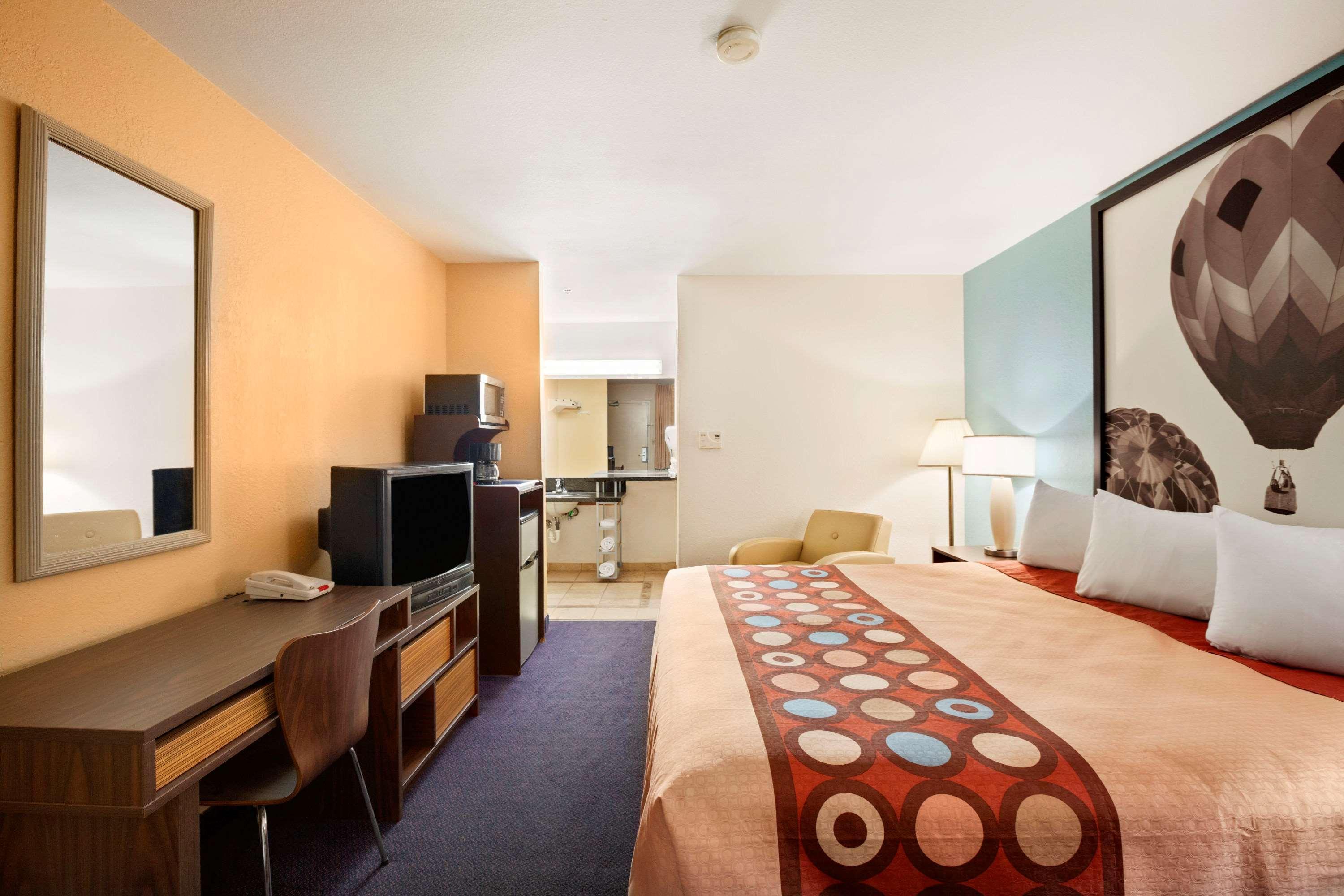 Super 8 By Wyndham Indio Ξενοδοχείο Εξωτερικό φωτογραφία
