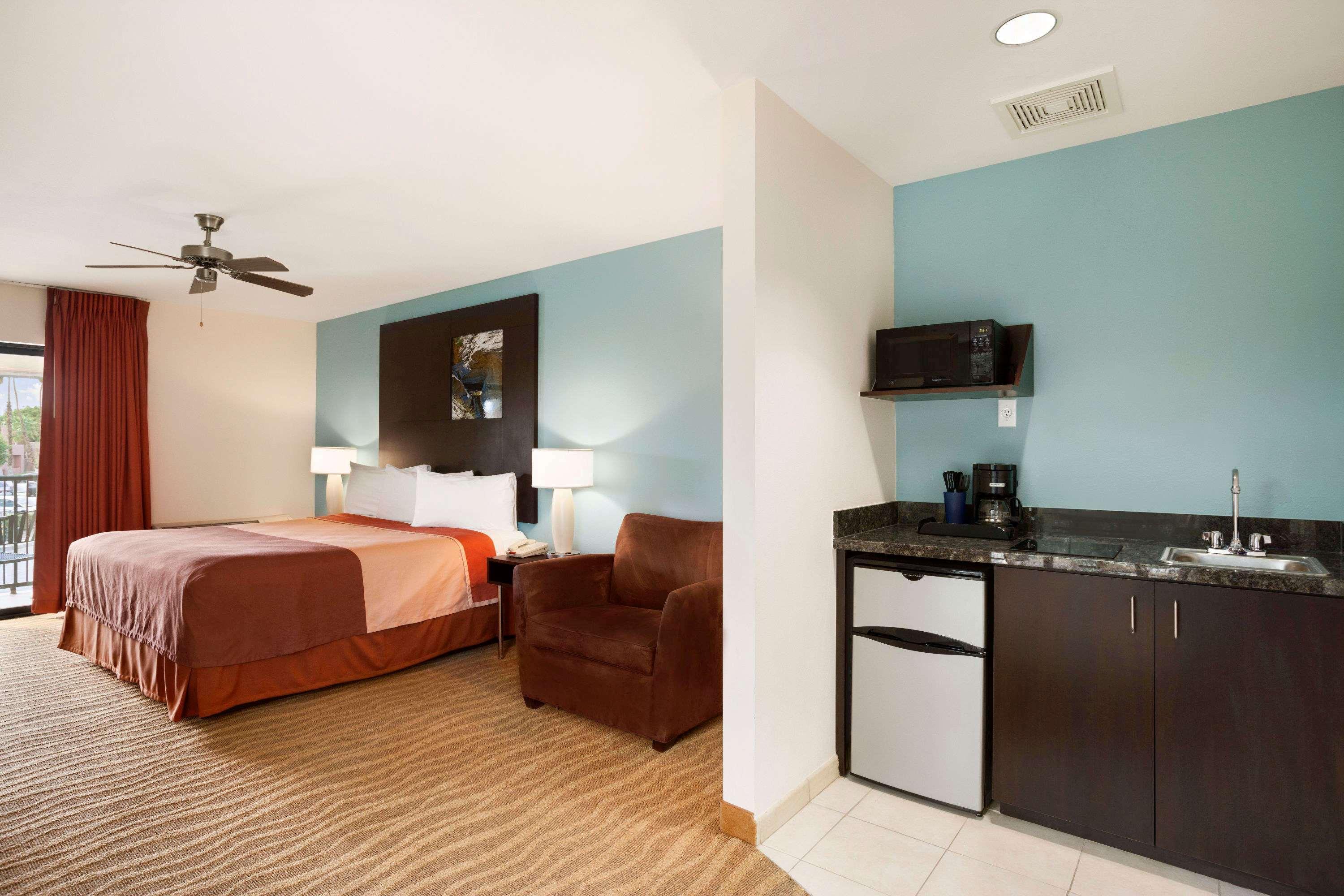 Super 8 By Wyndham Indio Ξενοδοχείο Εξωτερικό φωτογραφία