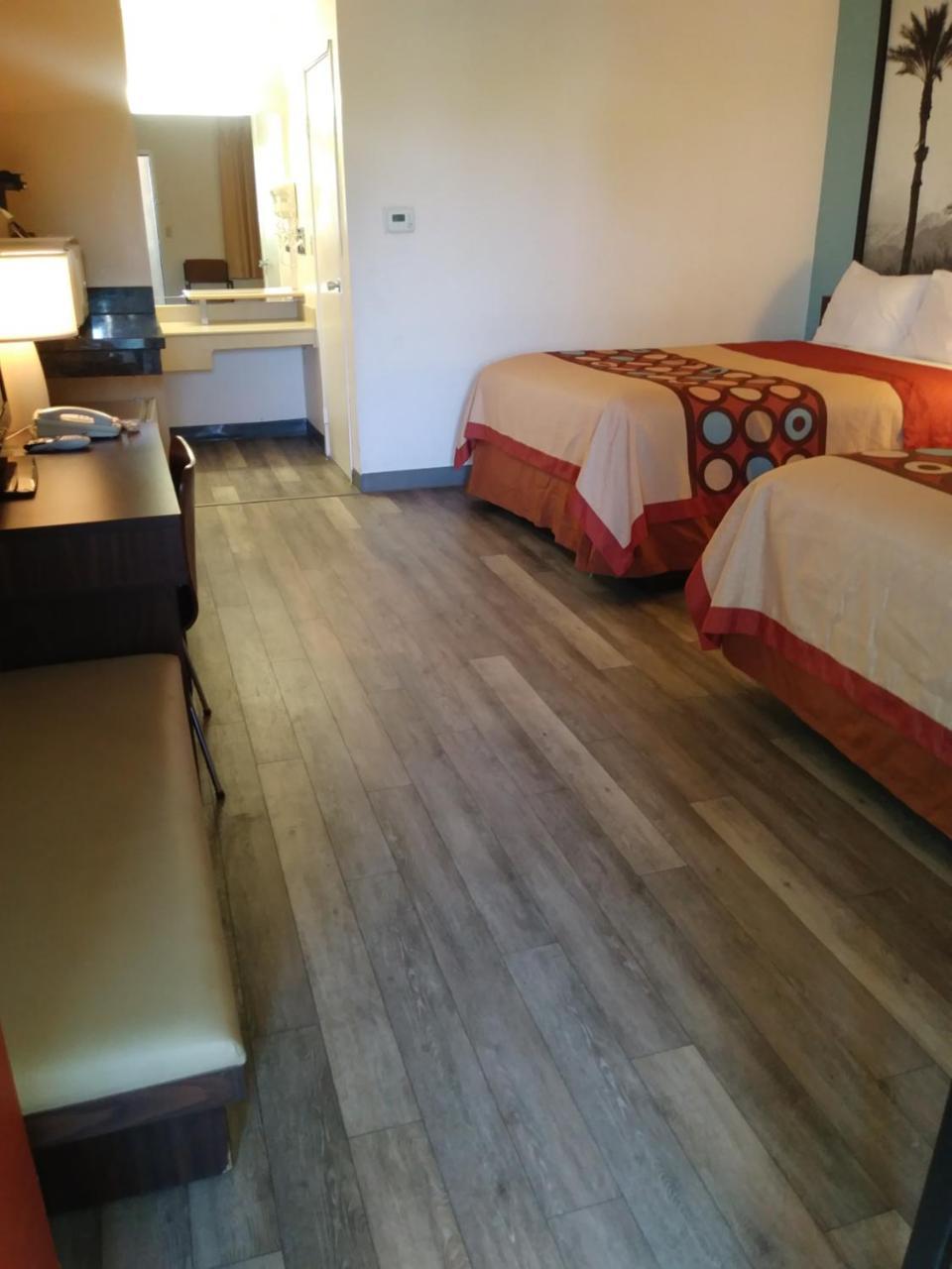Super 8 By Wyndham Indio Ξενοδοχείο Εξωτερικό φωτογραφία